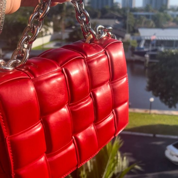 Red color bag made of real leather - Picture 1 of 2